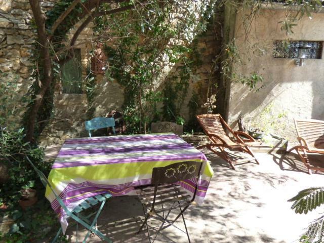 Domaine Chanoine Rambert Saint-Andre-d'Olerargues Exterior photo